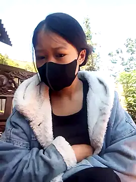 Snapshot of beba1100 chatting on 11/30/25, 03:43 beba1100 online show from 11/30/25, 03:43