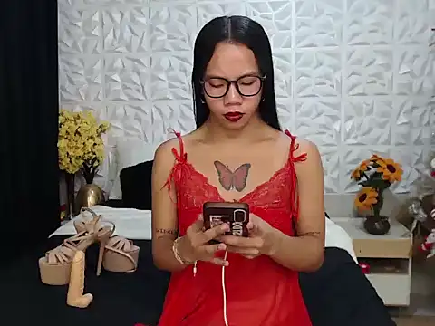 TransGoddessSofia online show from 12/15/25, 09:46