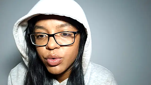 xoeewinters online show from 12/05/25, 12:47