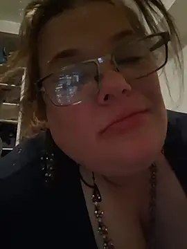 Tasmine online show from 11/28/25, 01:36