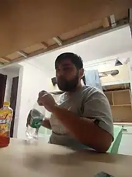 Snapshot of Koma001 chatting on 11/29/25, 09:34 Koma001 online show from 11/29/25, 09:34