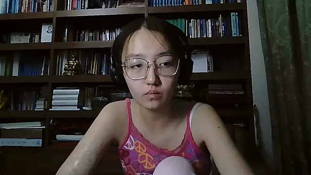 Snapshot of LinaClous chatting on 03/03/26, 01:39 LinaClous online show from 03/03/26, 01:39