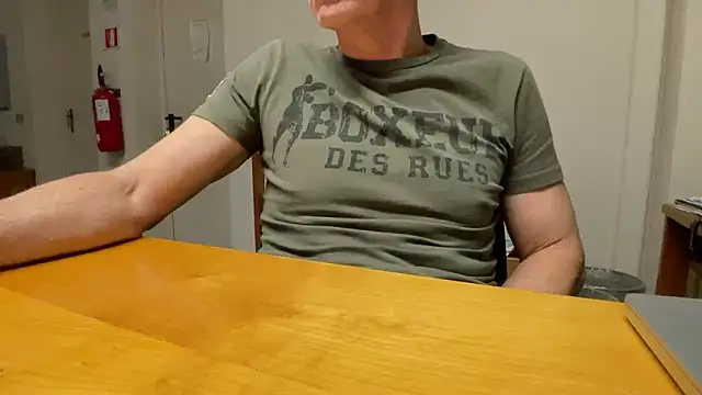 Snapshot of SimonZydar chatting on 11/29/25, 03:15 SimonZydar online show from 11/29/25, 03:15