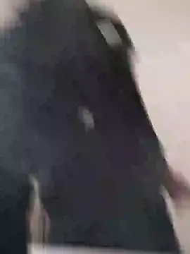 Snapshot of ParejaOcultaXX chatting on 12/19/25, 11:28 ParejaOcultaXX online show from 12/19/25, 11:28