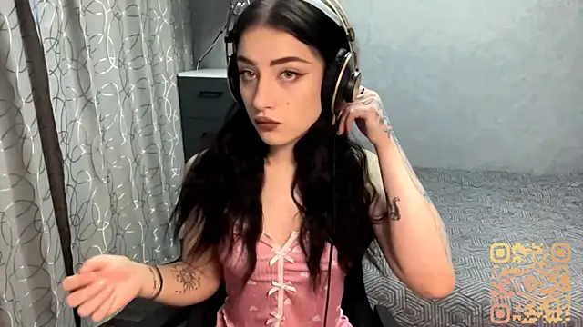 Meowluly online show from 11/26/25, 09:16