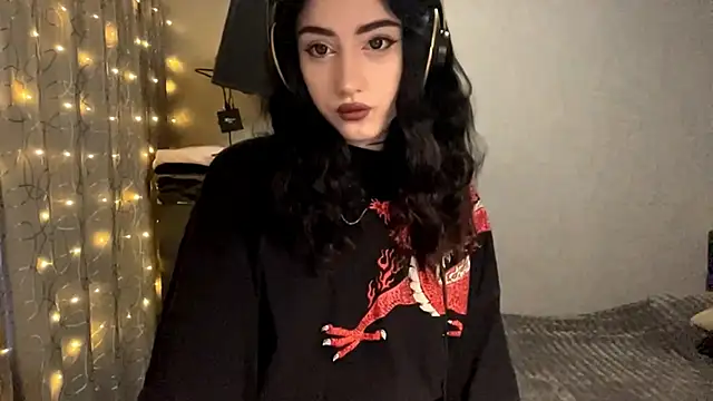 Meowluly online show from 12/15/25, 09:52