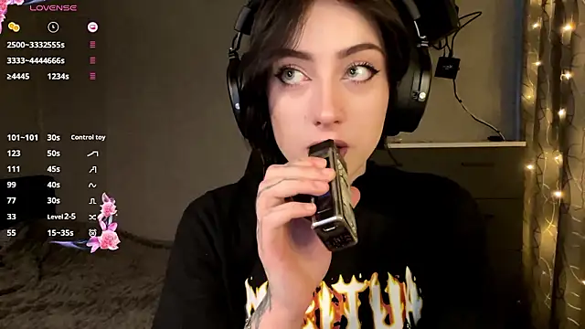 Meowluly online show from 02/04/26, 09:42