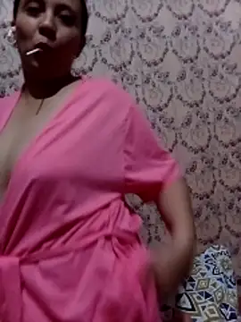 Snapshot of sexymaxine15 chatting on 11/27/25, 05:37 sexymaxine15 online show from 11/27/25, 05:37