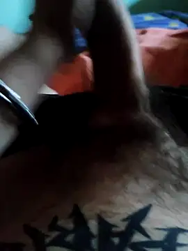 MomentoCaliente00 online show from 04/19/26, 06:35