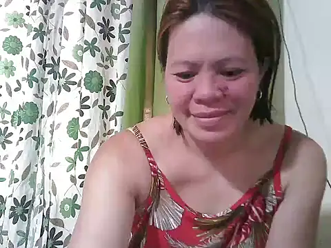 Snapshot of Smilinglovely chatting on 06/22/26, 05:04 Smilinglovely online show from 06/22/26, 05:04