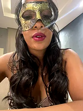 Snapshot of LunnaMaska chatting on 12/21/25, 04:08 LunnaMaska online show from 12/21/25, 04:08