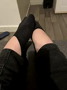 Snapshot of Blue-Coxy chatting on 11/24/25, 06:40 Blue-Coxy online show from 11/24/25, 06:40