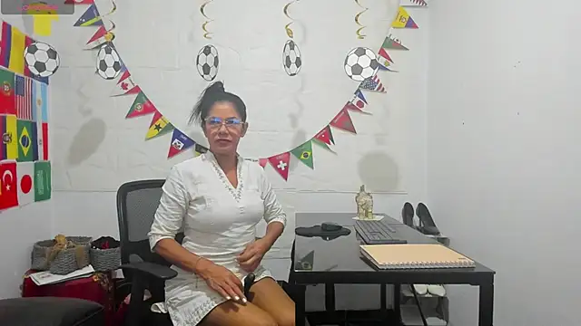 Snapshot of Miss_clarepocahose chatting on 06/21/26, 01:19 Miss clarepocahose online show from 06/21/26, 01:19