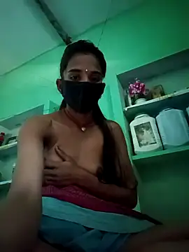 Snapshot of Uma_sain chatting on 12/05/25, 06:44 Uma sain online show from 12/05/25, 06:44