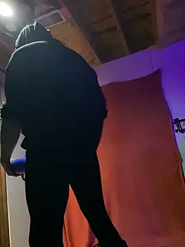 Snapshot of JSizzle13 chatting on 12/19/25, 07:04 JSizzle13 online show from 12/19/25, 07:04