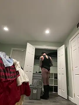 Snapshot of JSizzle13 chatting on 12/21/25, 07:37 JSizzle13 online show from 12/21/25, 07:37