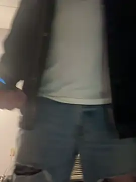 Snapshot of JSizzle13 chatting on 03/17/26, 04:28 JSizzle13 online show from 03/17/26, 04:28