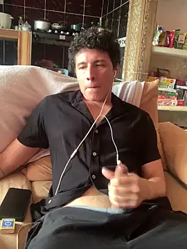 Snapshot of angelxxx95 chatting on 04/08/26, 04:51 angelxxx95 online show from 04/08/26, 04:51