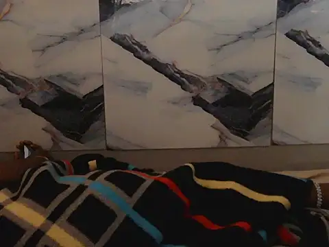 Snapshot of bubble_love213 chatting on 11/30/25, 06:50 bubble love213 online show from 11/30/25, 06:50