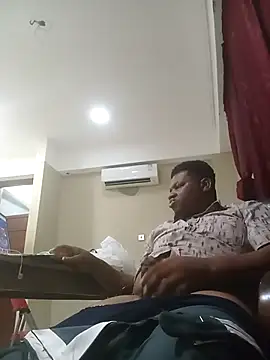 Snapshot of LovelyHughes chatting on 02/12/26, 11:00 LovelyHughes online show from 02/12/26, 11:00