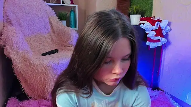 Snapshot of amelialy chatting on 11/28/25, 07:44 amelialy online show from 11/28/25, 07:44