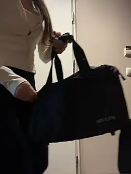 TomilaSi online show from 04/13/26, 03:17