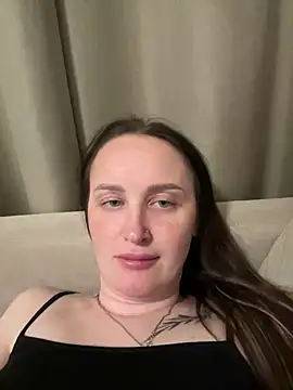 Snapshot of TomilaSi chatting on 04/18/26, 07:40 TomilaSi online show from 04/18/26, 07:40