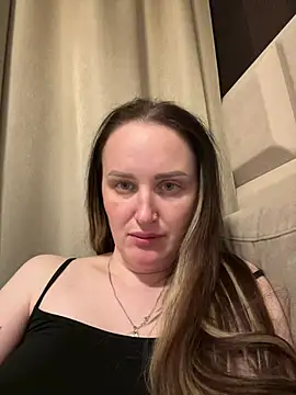 Snapshot of TomilaSi chatting on 04/18/26, 08:09 TomilaSi online show from 04/18/26, 08:09