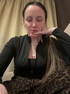 Snapshot of TomilaSi chatting on 04/25/26, 07:55 TomilaSi online show from 04/25/26, 07:55