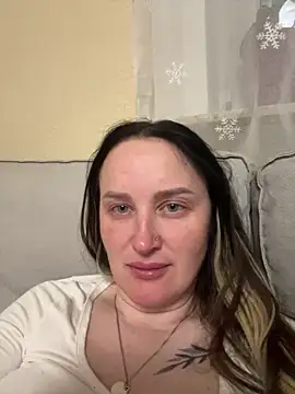 Snapshot of TomilaSi chatting on 04/27/26, 07:45 TomilaSi online show from 04/27/26, 07:45
