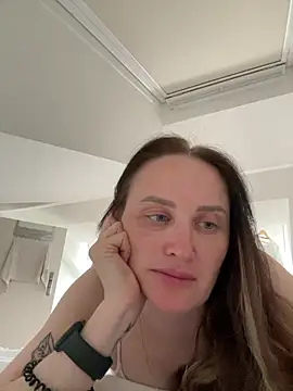 Snapshot of TomilaSi chatting on 07/06/26, 01:52 TomilaSi online show from 07/06/26, 01:52
