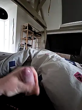 Mangeur44  online show from 05/05/26, 04:26