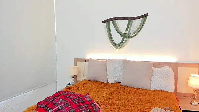 Ivonne parker online show from 12/15/25, 07:40