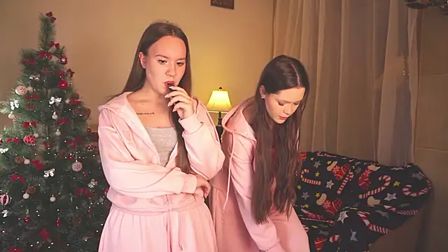 VirginiaRowe online show from 12/01/25, 02:00