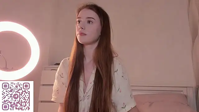 AmyForYouu online show from 12/02/25, 09:21