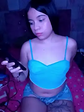 Snapshot of Tatiana18Strip chatting on 11/26/25, 06:03 Tatiana18Strip online show from 11/26/25, 06:03