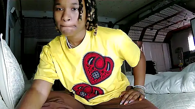 Snapshot of JuicyEbonyGoddess chatting on 04/21/26, 12:22 JuicyEbonyGoddess online show from 04/21/26, 12:22