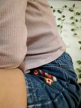Snapshot of Sexolinaa chatting on 05/10/26, 06:18 Sexolinaa online show from 05/10/26, 06:18
