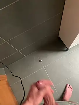 Snapshot of Biowof chatting on 04/21/26, 03:28 Biowof online show from 04/21/26, 03:28