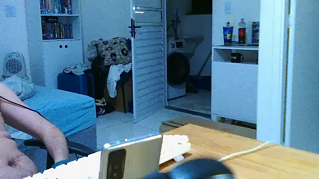 Snapshot of Fussador chatting on 02/13/26, 05:03 Fussador online show from 02/13/26, 05:03