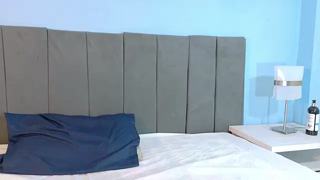 Snapshot of Lizz_Bunny chatting on 04/14/26, 05:30 Lizz Bunny online show from 04/14/26, 05:30