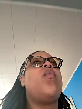 hazeleyedemonx13 online show from 04/16/26, 08:09