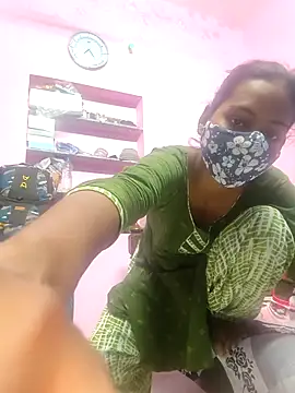 Hot Naira  online show from 11/28/25, 01:47