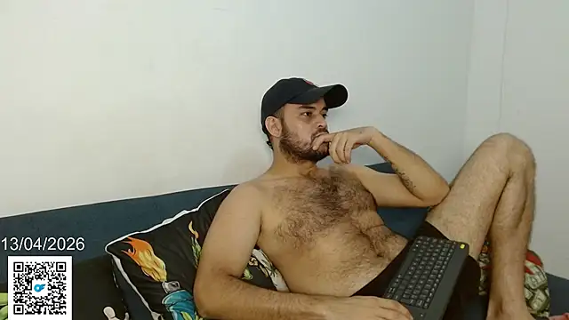 Snapshot of holegape chatting on 04/14/26, 01:33 holegape online show from 04/14/26, 01:33