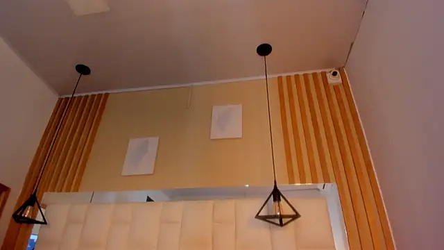 Snapshot of vanessa__garcia chatting on 12/03/25, 12:47 vanessa garcia online show from 12/03/25, 12:47