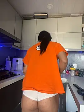 Snapshot of SaraAndrade_ chatting on 03/04/26, 01:17 SaraAndrade online show from 03/04/26, 01:17