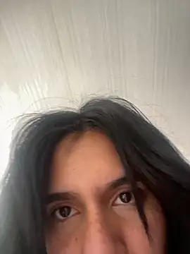 Snapshot of SaraAndrade_ chatting on 03/17/26, 05:16 SaraAndrade online show from 03/17/26, 05:16