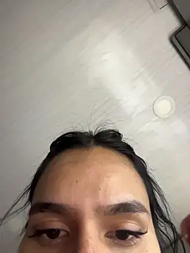 Snapshot of SaraAndrade_ chatting on 03/20/26, 12:04 SaraAndrade online show from 03/20/26, 12:04