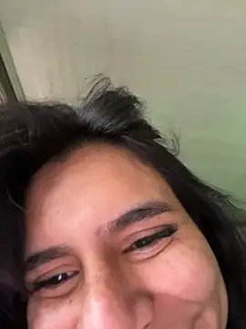 Snapshot of SaraAndrade_ chatting on 03/24/26, 10:15 SaraAndrade online show from 03/24/26, 10:15