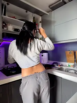 Snapshot of SaraAndrade_ chatting on 03/27/26, 03:23 SaraAndrade online show from 03/27/26, 03:23